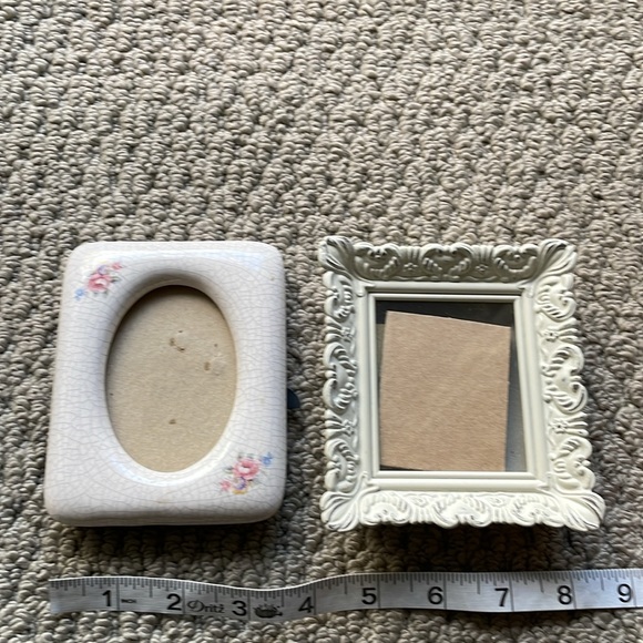 Bundle of 2 Romantic & Classical Photo Frames In White & Cream Floral Border - Picture 4 of 6